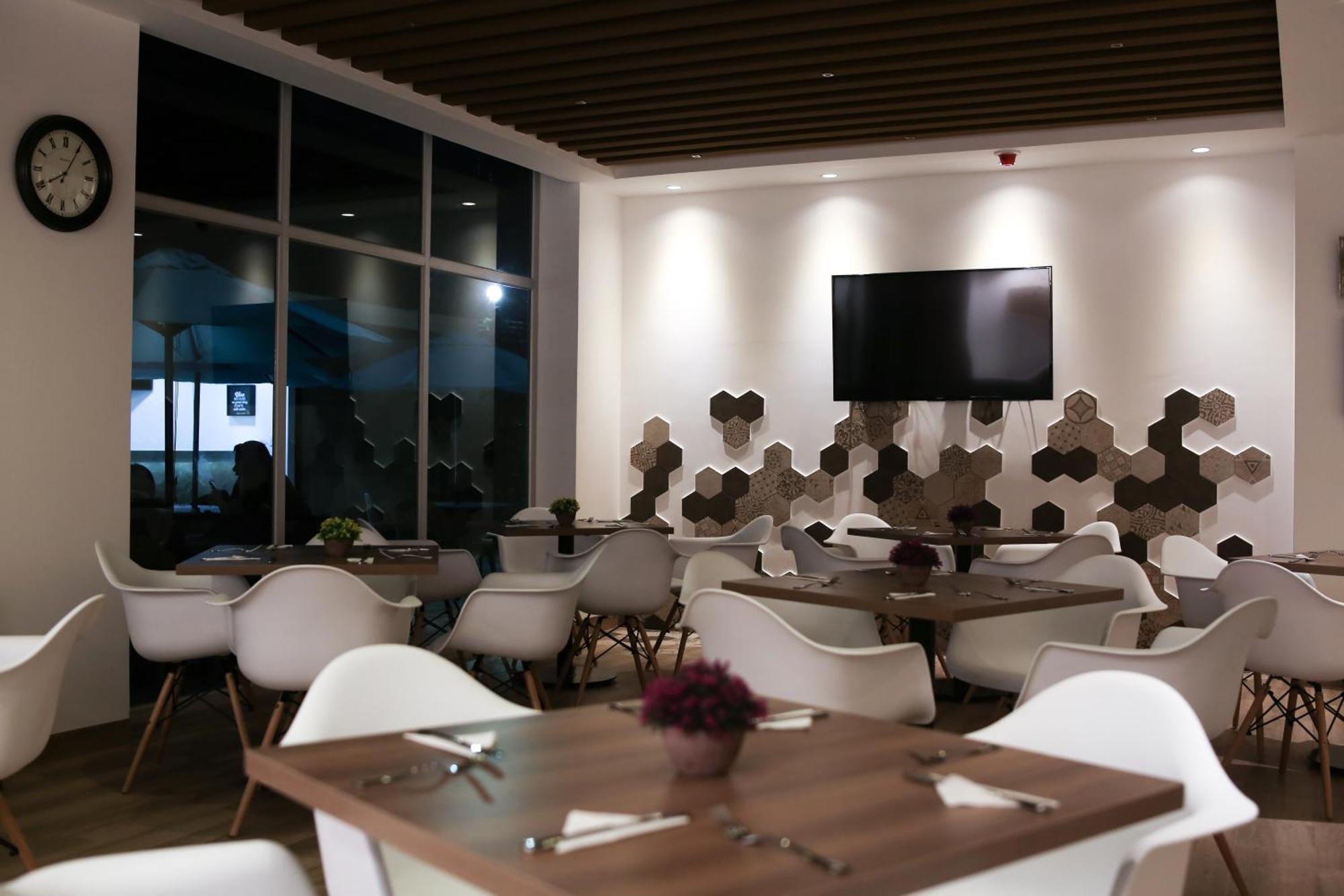 Aquamarina Hotel มันตา ภายนอก รูปภาพ